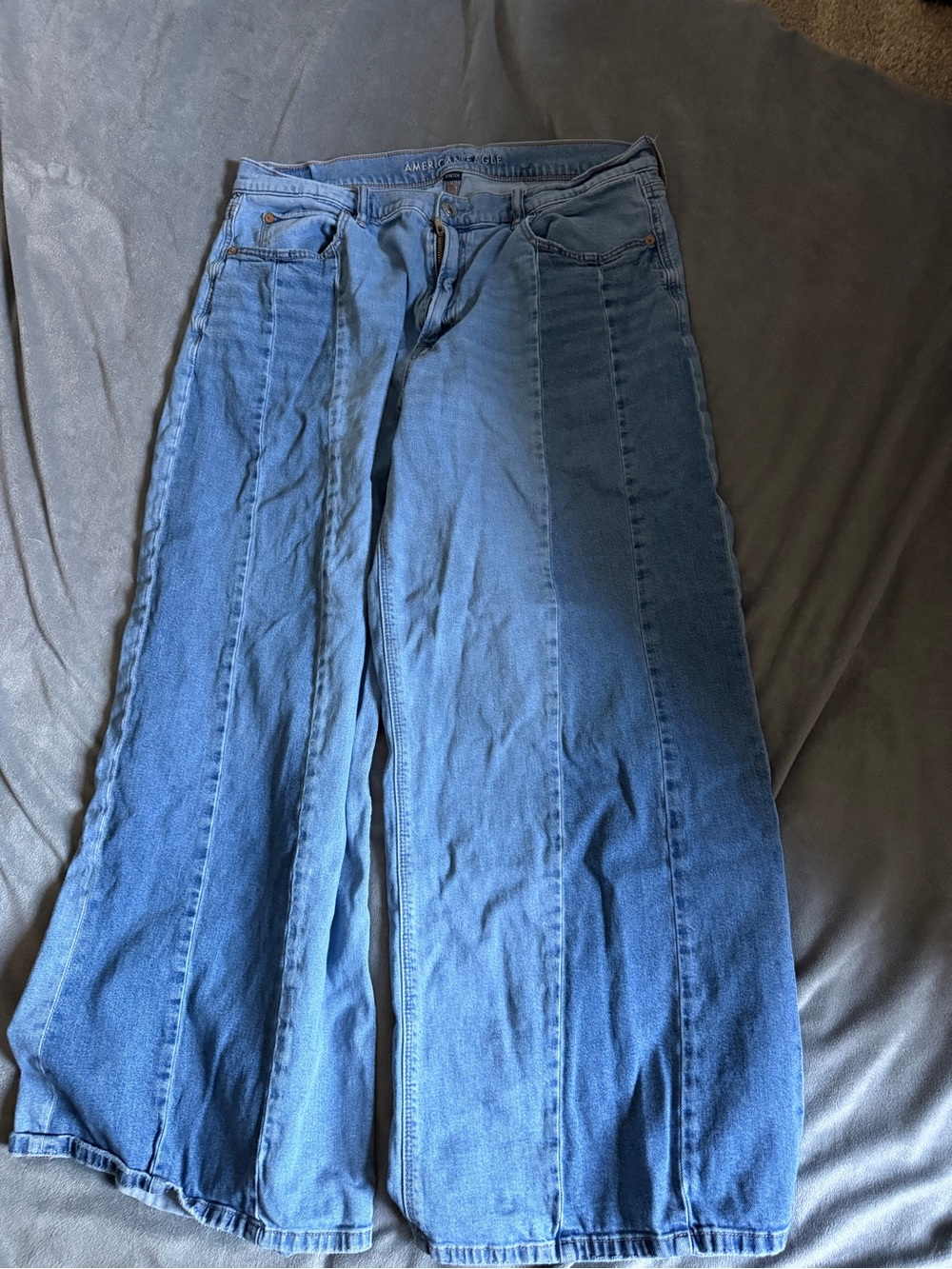 American Eagle Outfitters Two-Tone Blue Wide-Leg Jeans